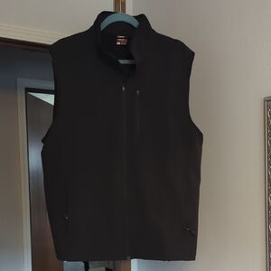 32 Degrees Men's Black Softshell Vest